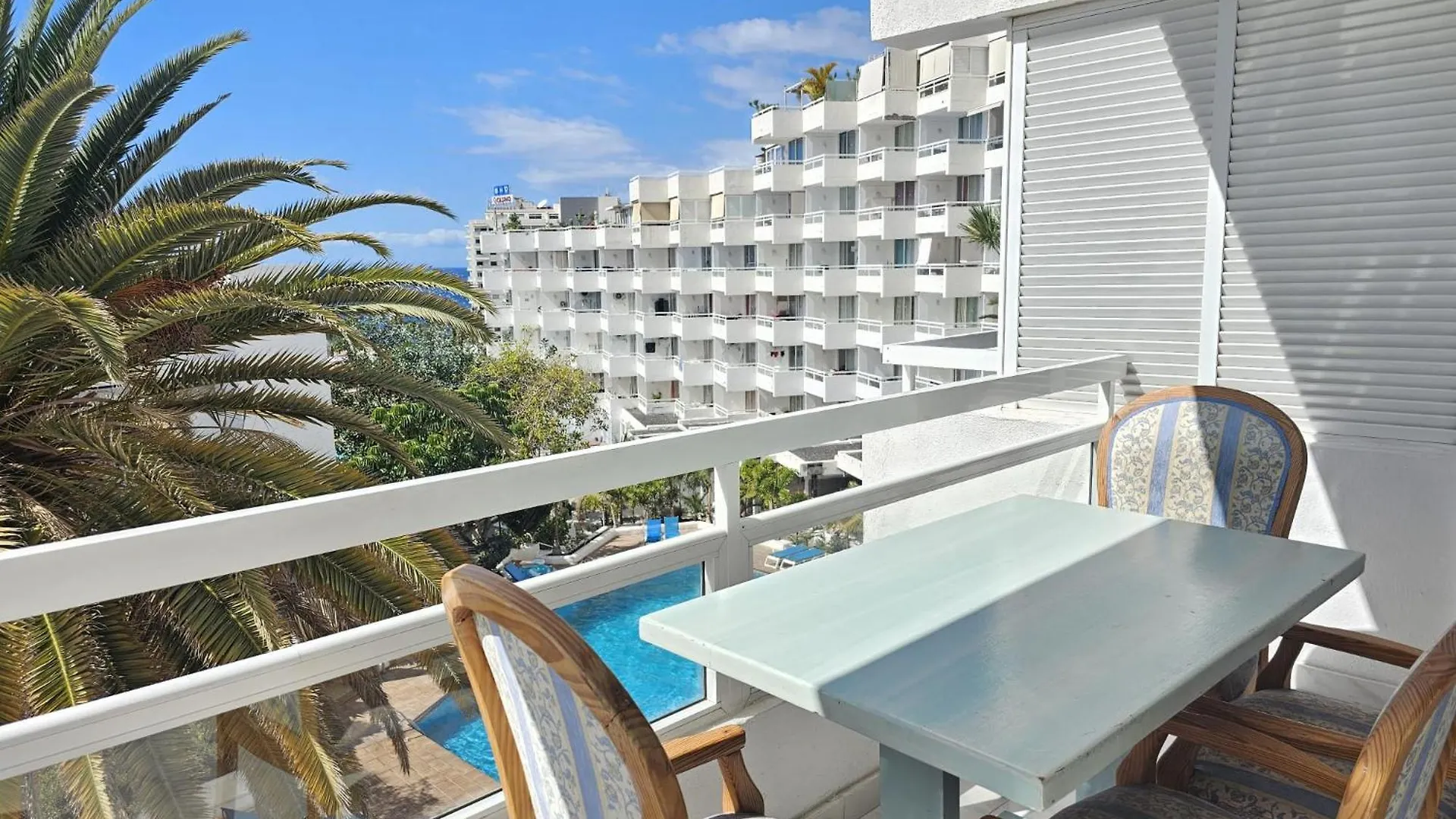 New Blue Seaside View Ponderosa, In Costa Adeje Daire Playa de las Américas 0*,  İspanya